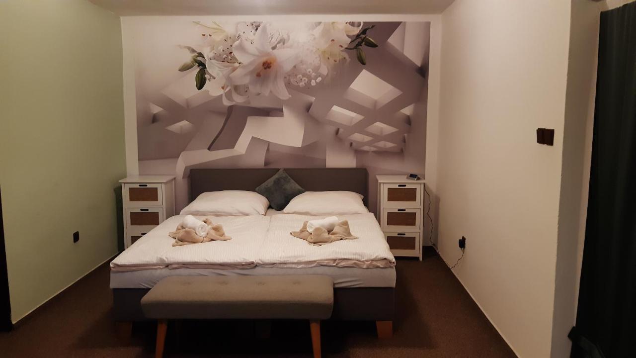 Budha Apartma Jirikov  Екстер'єр фото