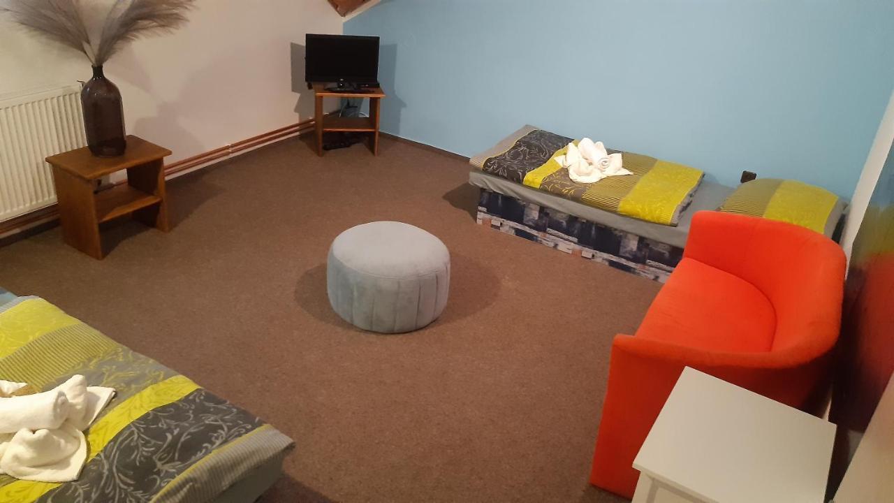 Budha Apartma Jirikov  Екстер'єр фото