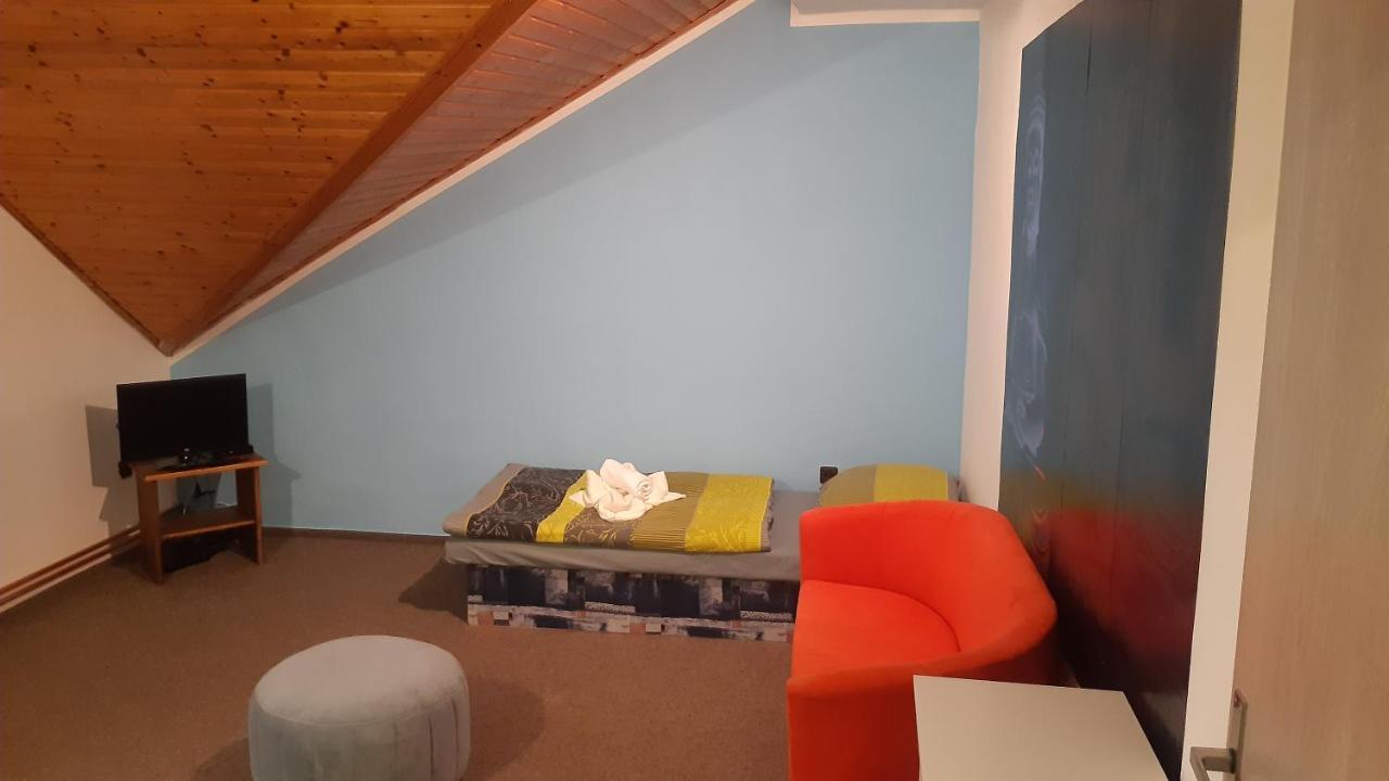 Budha Apartma Jirikov  Екстер'єр фото
